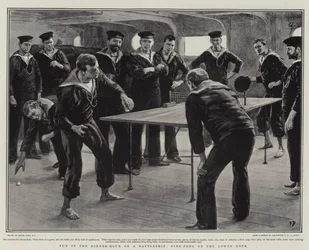 Sjov i middagstimen på et slagskib, bordtennis på underdækket